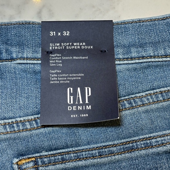 NWT Gap Factory Men’s Slim Soft Wear Jeans Mid Rise Medium Wash Size 31x32 - Picture 4 of 5